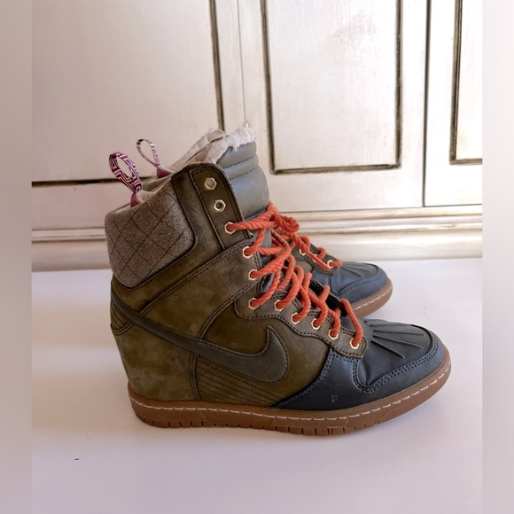 Women's Dunk Sky Hi 2.0 Sneakerboot 'Dark Lodes' duckboot style wedge heel 7.5 - Picture 1 of 10